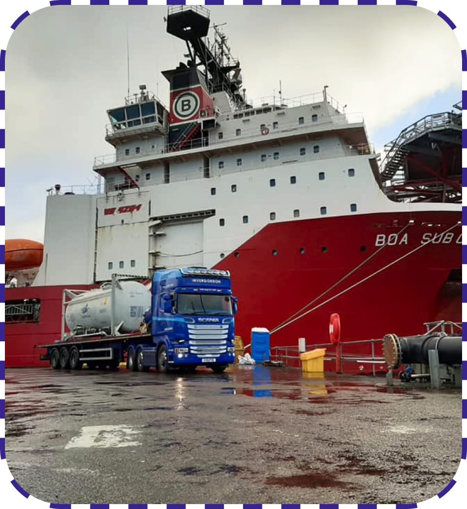 large equipment haulage using platform truck